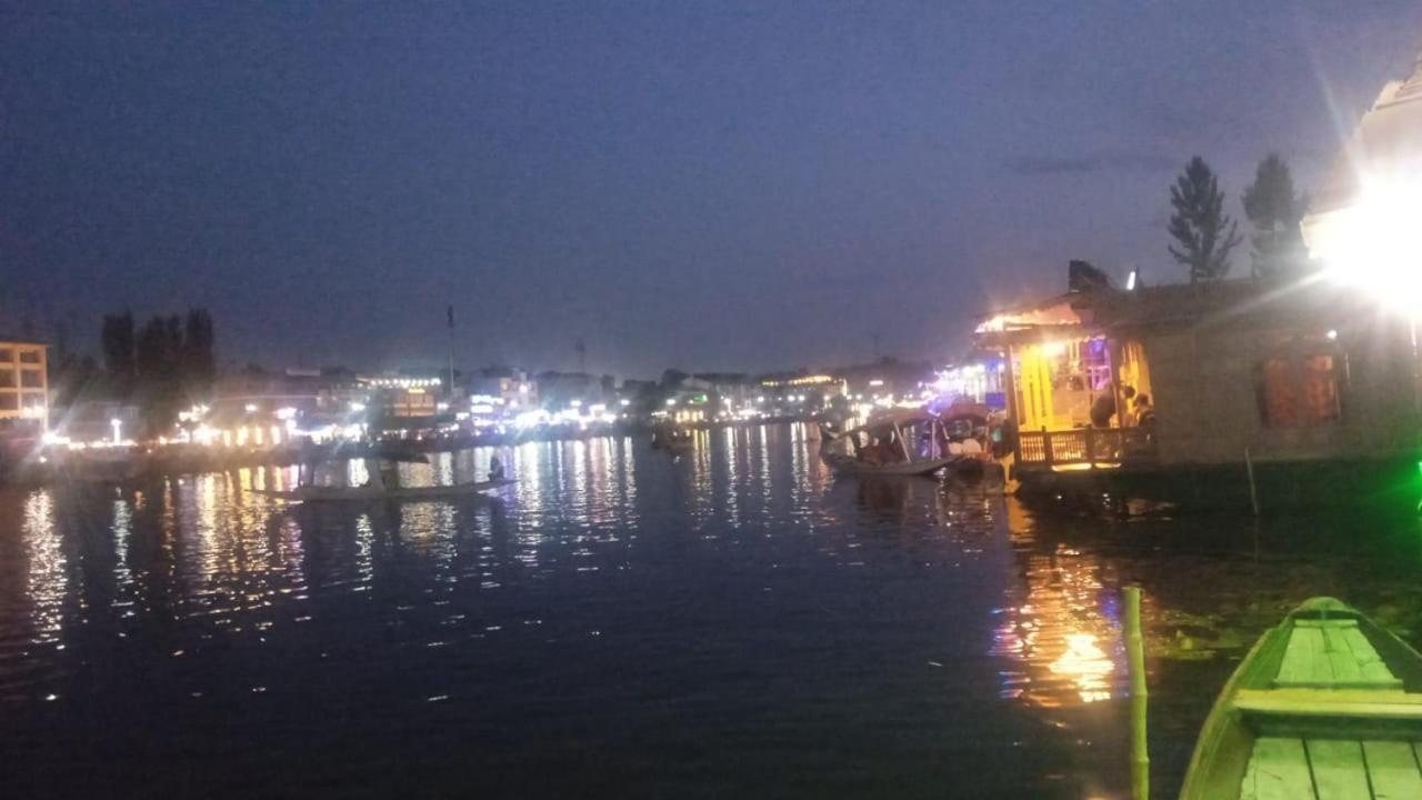 Island Apartment Srinagar  Ngoại thất bức ảnh